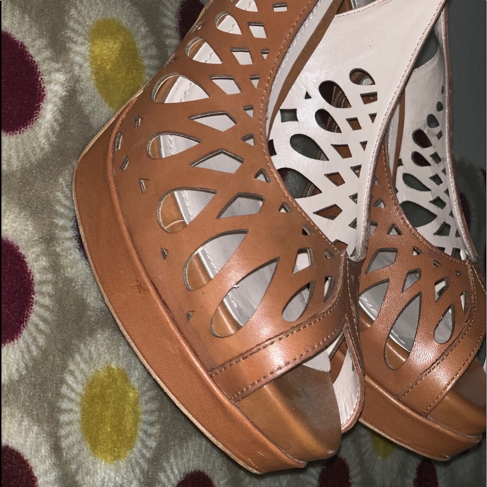 Brown BCBG HIGH HEELS